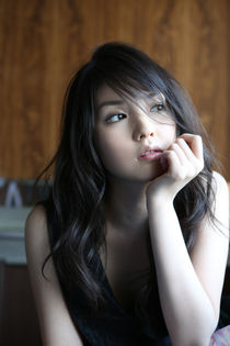 Beautiful brunette Aria