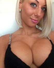 Sexy girl brutally throat